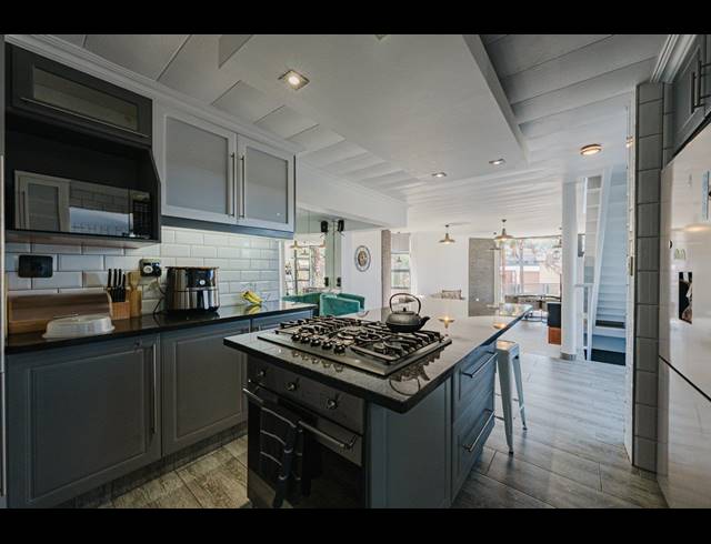 2 BEDROOM TOWNHOUSE FOR SALE IN BASSONIA
